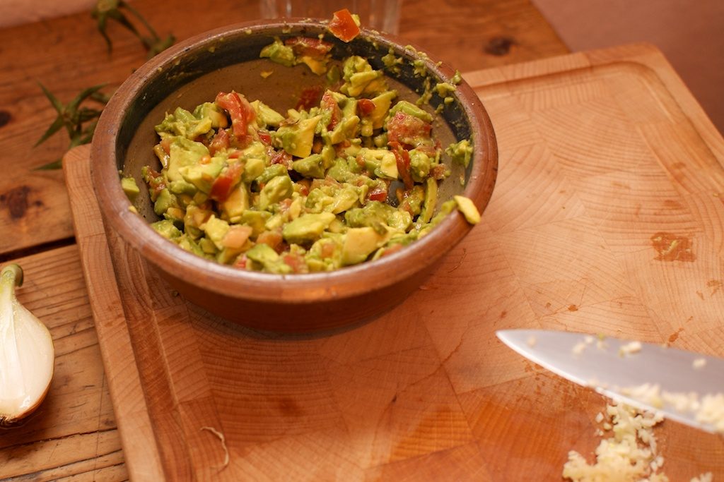 TortillaChips mit Salsa und Guacamole waehnerk