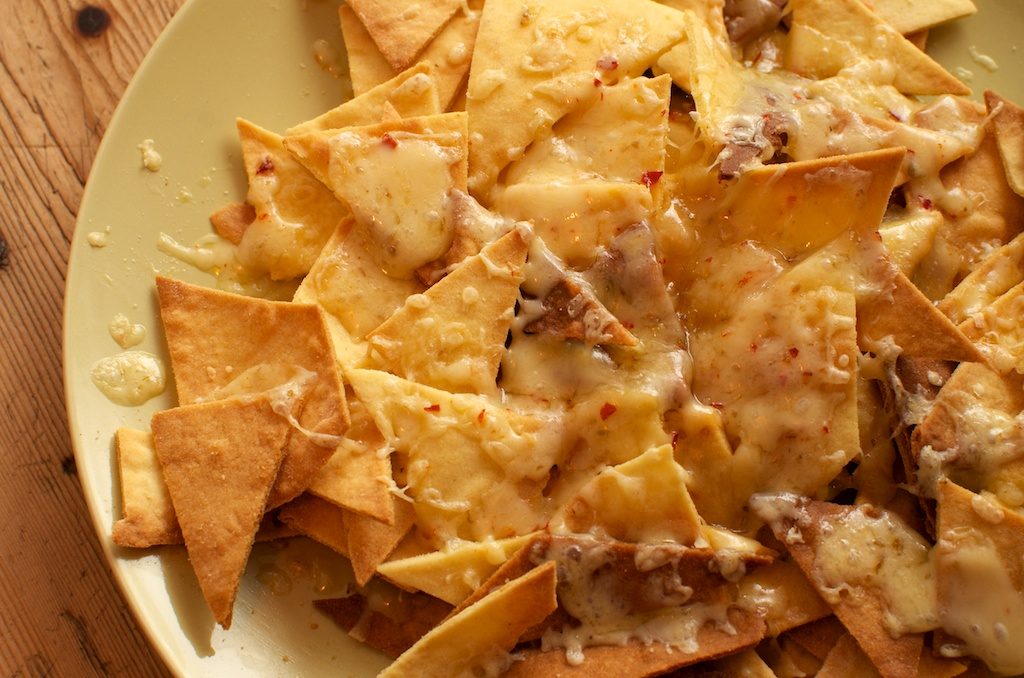 Tortilla-Chips mit Salsa und Guacamole – waehnerk